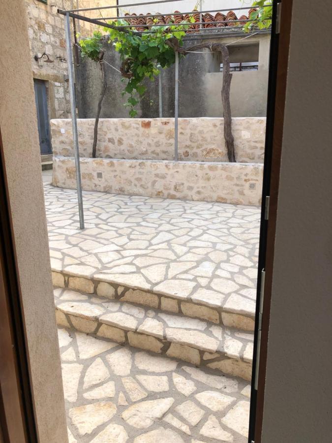 Old Town Apartment Tonka Hvar Town Bagian luar foto